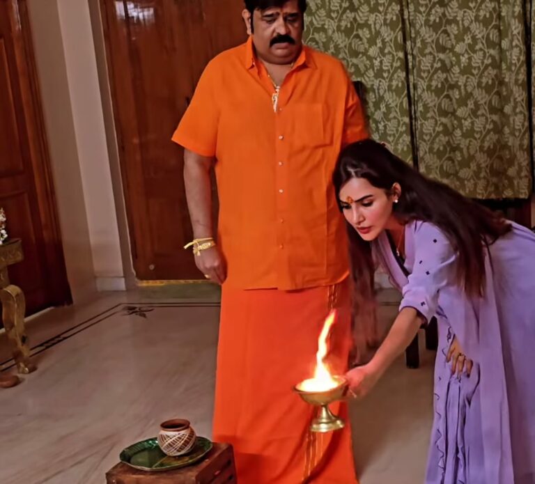 Ashu Reddy : వేణు స్వామితో అషు రెడ్డి ప్రత్యేక పూజలు.. వాటి కోసమేనా?