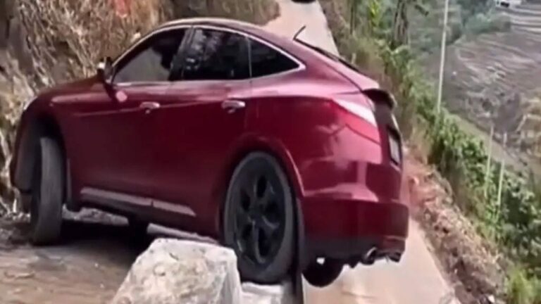 Viral Video : అరె ఏంట్రా.. నీ డ్రైవింగ్ కు దండం రా..