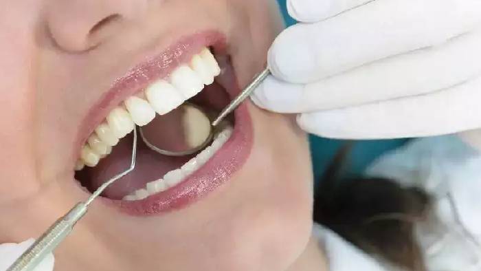 Dentist: ట్రీట్మెంట్ పేరుతో బాగున్న దంతాలు పీకేశాడు.. రూ.5 లక్షలు పరిహారం చెల్లించాలని డాక్టర్‌కి ఆదేశం..