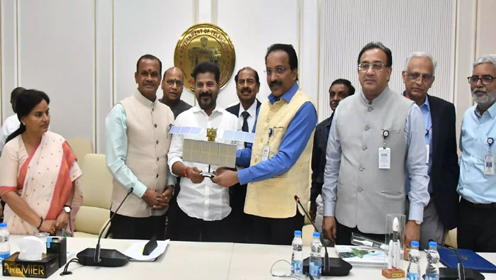 ISRO: తెలంగాణ సర్కార్ తో ఇస్రో కీలక ఒప్పందం..