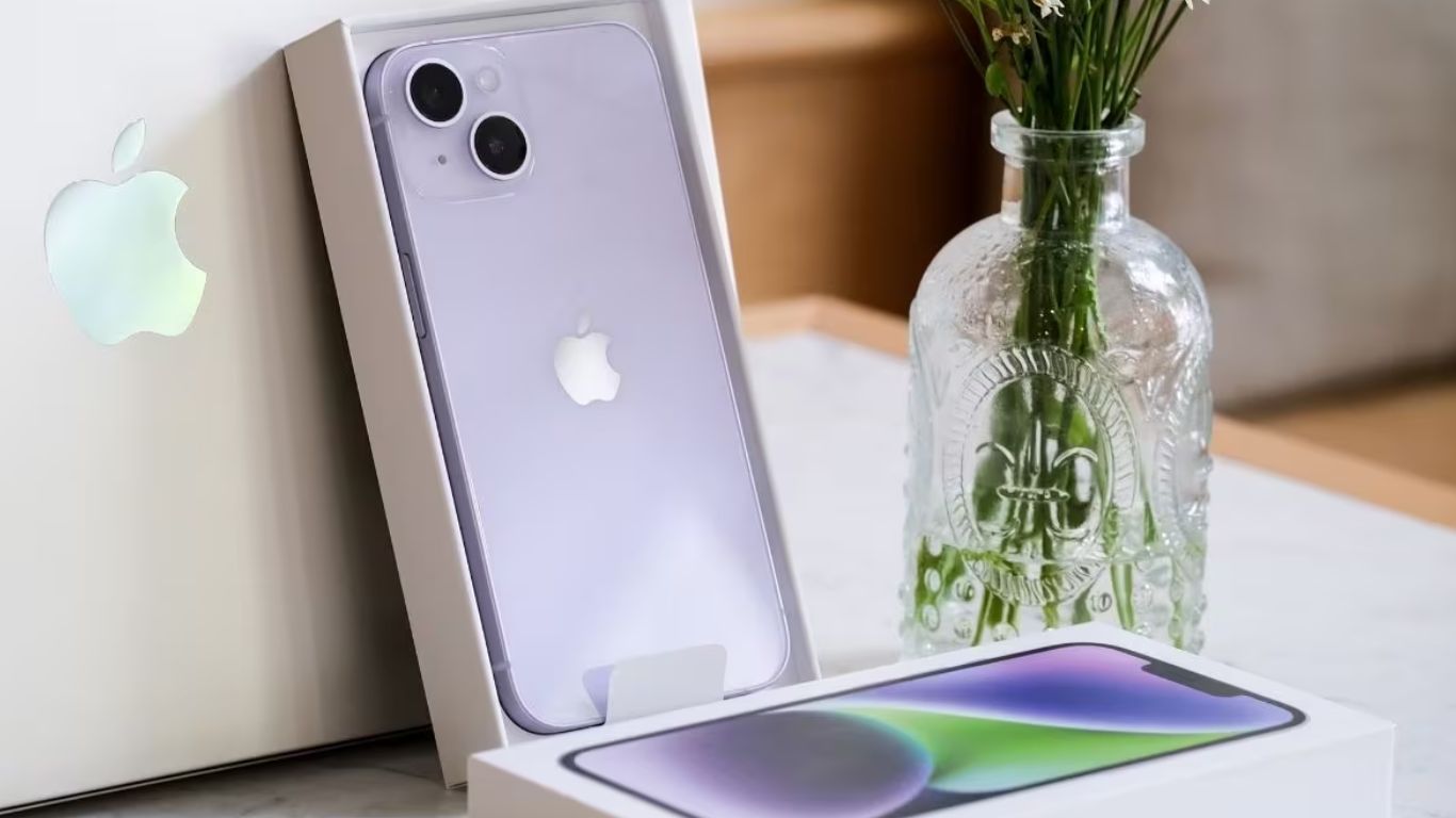 iPhone in Water: మీ ‘ఐఫోన్‌’ నీటిలో పడిందా?.. ఇలా అస్సలు చేయొద్దు!
