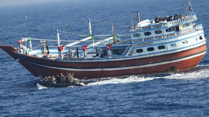 Indian Navy: సముద్ర దొంగల బారి నుంచి పాక్, ఇరాన్ సిబ్బందిని కాపాడిన ఇండియన్ నేవీ..