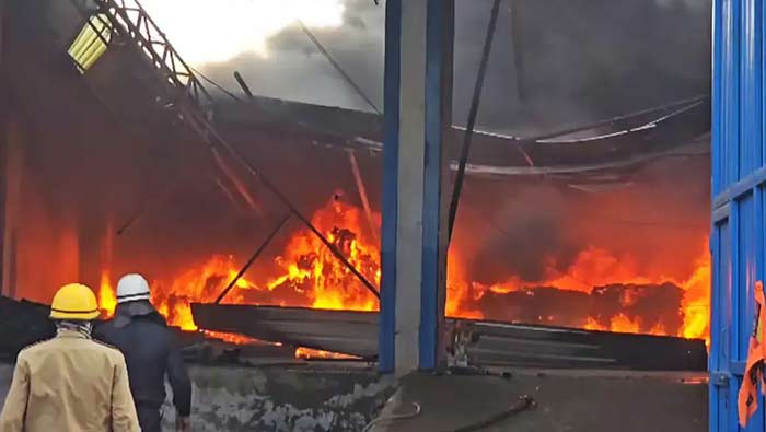 Jammu & Kashmir: కశ్మీర్ లో దారుణం.. ముగ్గురు బాలికలు సజీవదహనం..