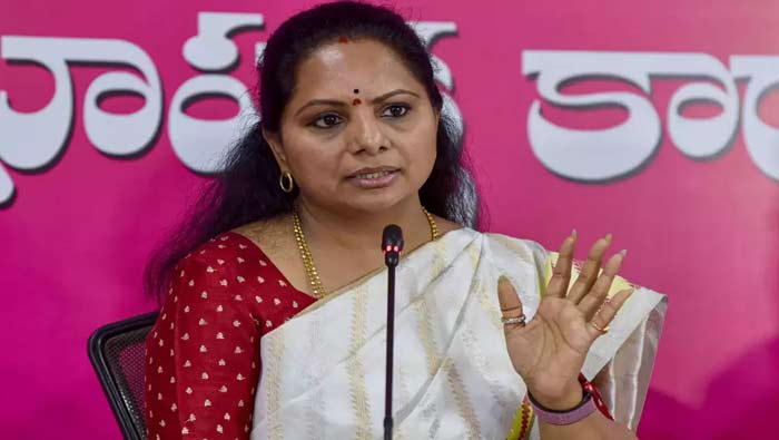 MLC Kavitha: కుల గణన ఎప్పటి వరకు పూర్తి చేస్తారు.. దాని ప్రాసెస్ ఎలా ఉంటుందో చెప్పలేదు..