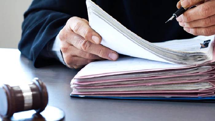 Domestic Violence: తల్లికి సమయం కేటాయించడం, డబ్బు ఇవ్వడం గృహ హింస ఎలా అవుతుంది.? భార్య పిటిషన్ కొట్టేసిన కోర్టు..