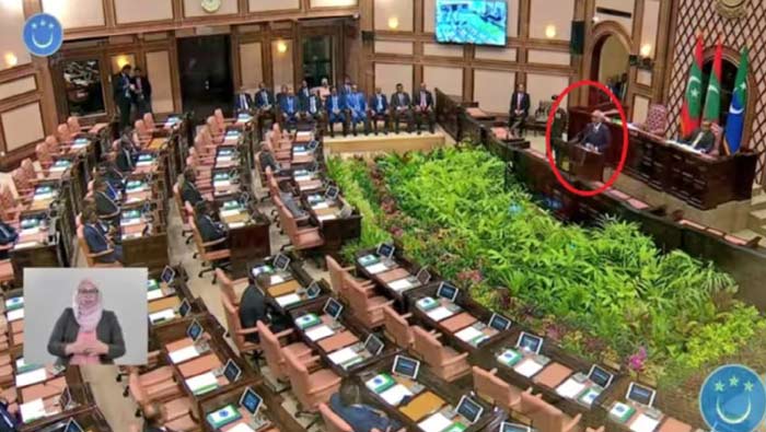 India- Maldives conflict: భారత సైనికులను తరిమికొట్టేందుకే తనకు ఓటేశారు.. ఖాళీ కూర్చీల ముందు ముయిజ్జూ ప్రసంగం..