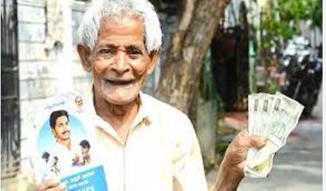 AP Pensions: ఏపీలో ఏప్రిల్ నెల పింఛన్లు రెండు రోజులు ఆలస్యం..  కారణం అదే..?