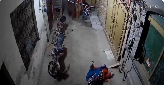 Spicy Chicken: నీ శాడిజం తగలెయ్య.. చికెన్ సరిగ్గా చేయలేదని టెర్రస్ పై నుంచి భార్యని తోసేసిన భర్త..!