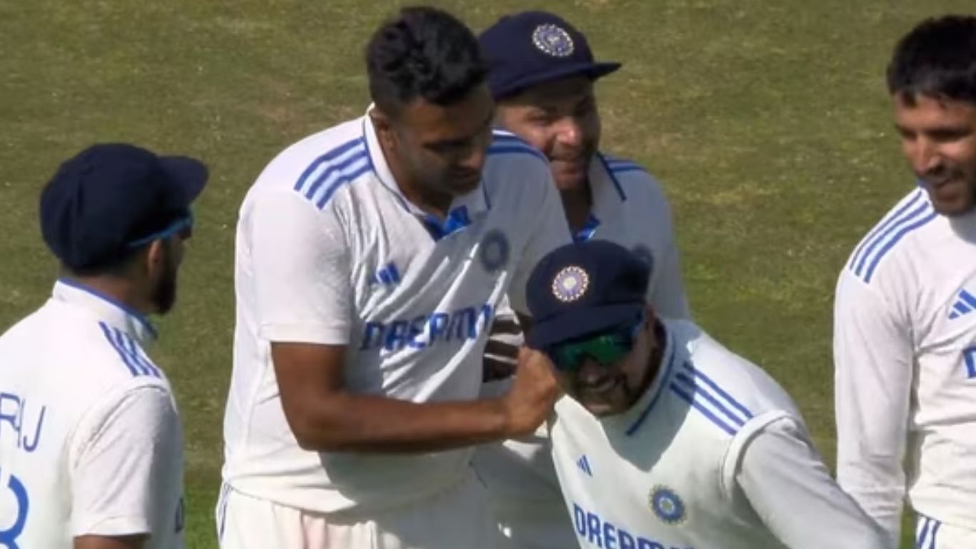 Ashwin-Kuldeep: నువ్వు, నేను అంటూ.. అశ్విన్‌, కుల్దీప్‌ మధ్య చర్చ! వీడియో వైరల్