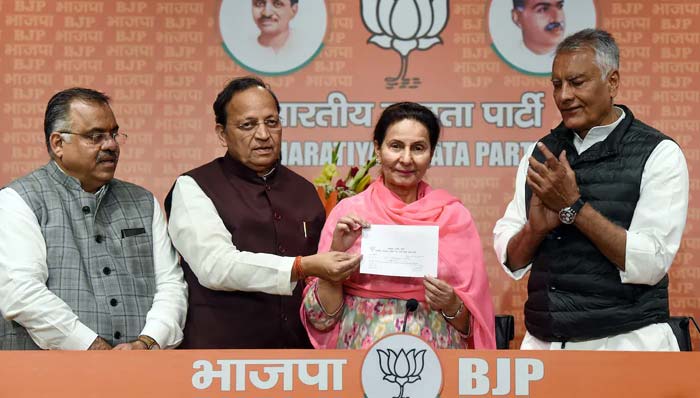 Preneet Kaur: బీజేపీలో చేరిన మాజీ సీఎం భార్య, పాటియాలా ఎంపీ