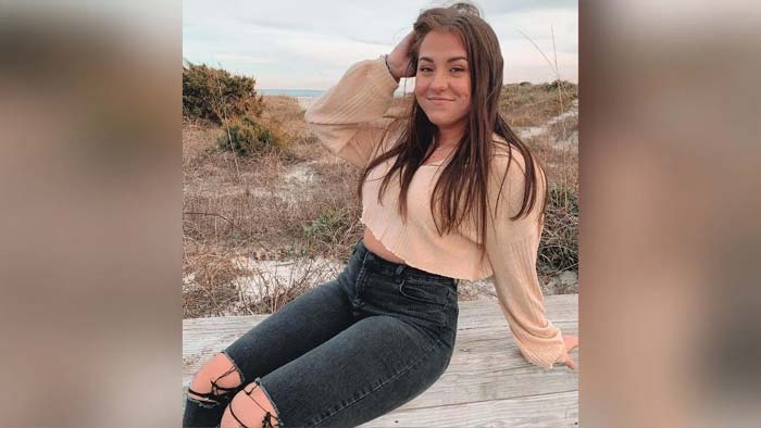 Strange Disease: వింత వ్యాధితో బాధపడుతున్న అమెరికాకు చెందిన అమ్మాయి.. నీళ్లు పడితే చాలు