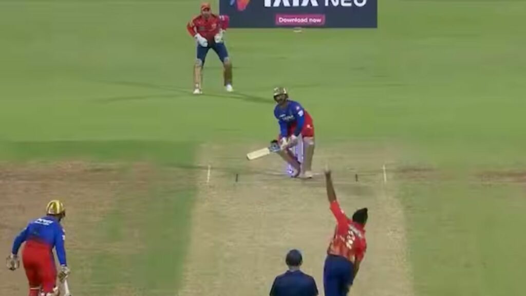 Dinesh Karthik Scoop Six