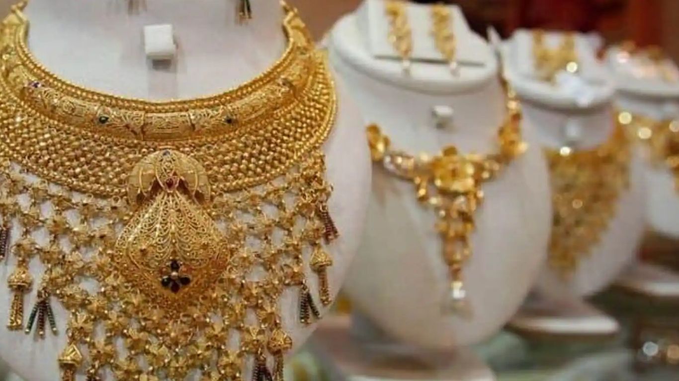 Gold Rate Today: భారీ షాకిచ్చిన బంగారం ధరలు.. ఈరోజు తులంపై ఎంత పెరిందంటే?