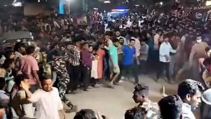 Free Haleem Case: హోటల్ కొంప ముంచిన ‘ఫ్రీ హలీమ్ ఆఫర్.. లాఠీలకు పని చెప్పిన పోలీసులు