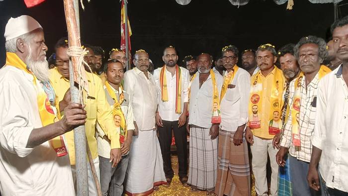 Kakarla Suresh: కాకర్ల సురేష్ సమక్షంలో టీడీపీలోకి భారీగా చేరికలు