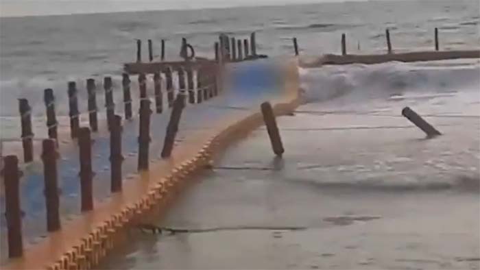 Floating bridge: ఫ్లోటింగ్ బ్రిడ్జి తెగి 15 మందికి గాయాలు