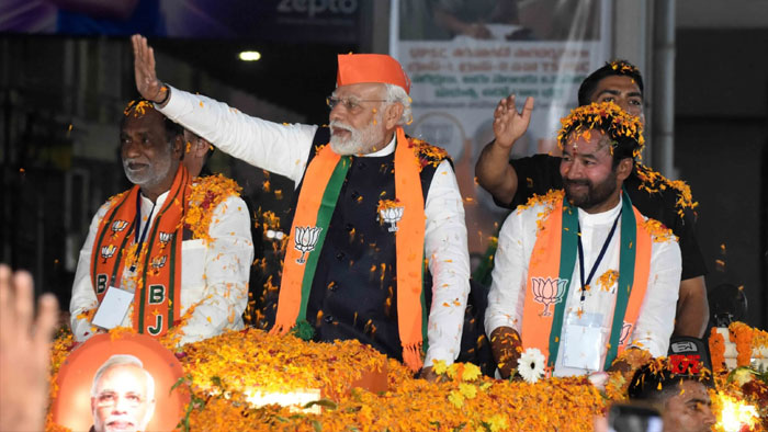 Hyderabad: మల్కాజ్⁭గిరిలో పోలీస్ హై అలర్ట్..