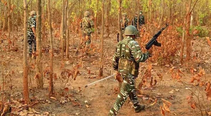 Chhattisgarh : ఛత్తీస్‌గఢ్‌లో పోలీసులు, నక్సలైట్ల మధ్య ఎన్‌కౌంటర్