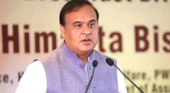 Himanta Biswa Sarma : ఆయనే అరెస్ట్ ను ఆహ్వానించారు..  కేజ్రీవాల్ పై సీఎం సంచలన వ్యాఖ్యలు