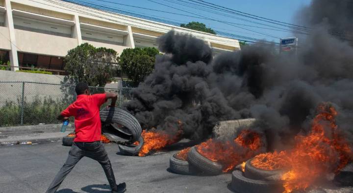 Haiti : హైతీ నేరస్థుల ఆధీనంలో  90 మంది భారతీయ పౌరులు