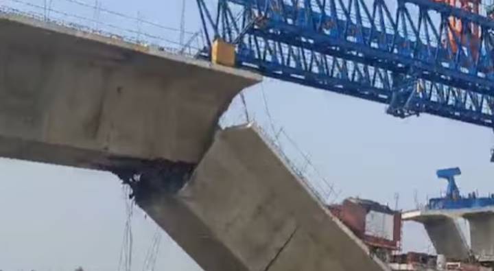 Bihar : కుప్పకూలిన కోసి నదిపై నిర్మించిన వంతెన.. చాలామందికి గాయాలు