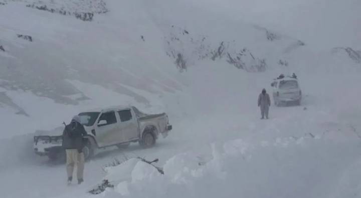 Afghanistan : ఆఫ్ఘనిస్థాన్ లో హిమపాతం.. 15మంది మృతి, 30మందికి గాయాలు