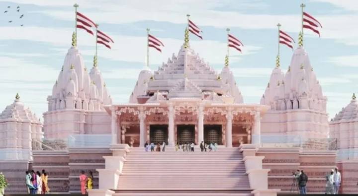 Abu Dhabi : బీఏపీఎస్ ఆలయంలో భక్త జనసందోహం.. 65 వేల మందికి పైగా దర్శనం