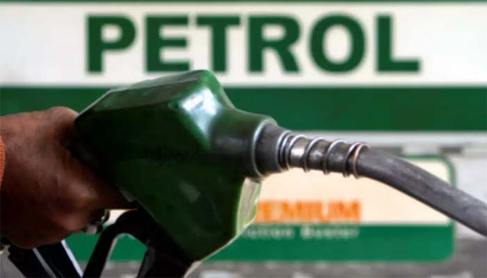 Petrol: ఎన్నికల వేళ వాహనదారులకు గుడ్‌న్యూస్..  ధరలు తగ్గించిన కేంద్రం