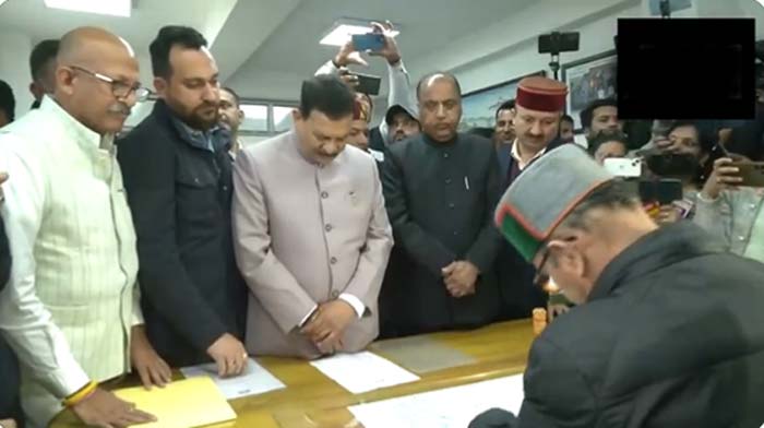 MLAs Resign: హిమాచల్‌ప్రదేశ్‌లో కీలక పరిణామం.. ముగ్గురు ఎమ్మెల్యేల రాజీనామా