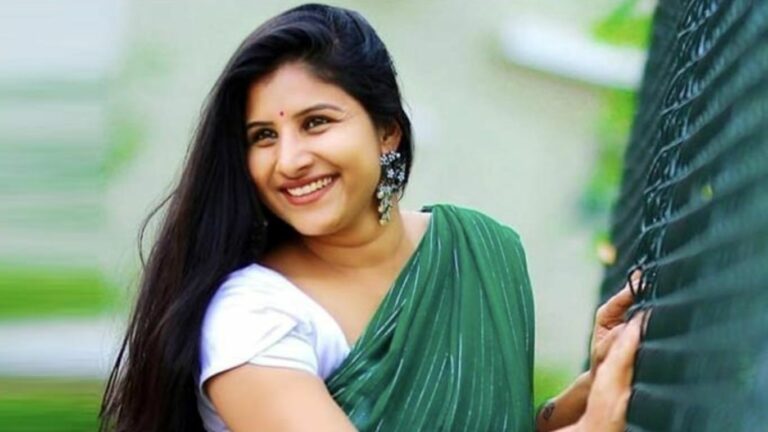 Singer Mangli: సింగర్ మంగ్లీకి తప్పిన పెను ప్రమాదం.. స్వల్ప గాయాలు!