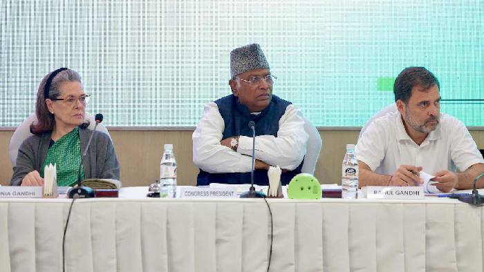 Congress: కాంగ్రెస్ కీలక సమావేశం.. తెలంగాణ సహా 10 రాష్ట్రాల అభ్యర్థులపై చర్చ..