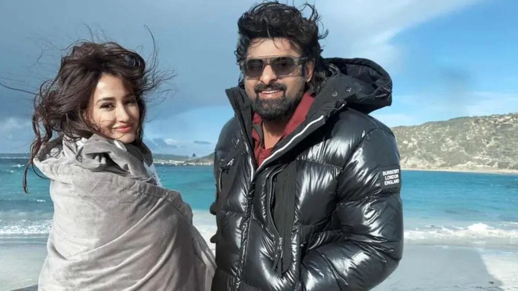 Prabhas : వామ్మో.. ప్రభాస్ ధరించిన జాకెట్ ధర ఎంతో తెలుసా?