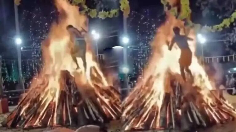 Viral Video : వార్నీ.. ఇదేం ఆచారంరా నాయనా.. మంటల్లో దూకిన భక్తులు.. వీడియో వైరల్..