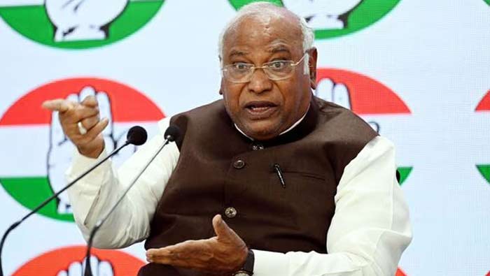 Mallikarjun Kharge: లోక‌స‌భ ఎన్నిక‌ల‌కు ఏఐసీసీ చీఫ్ దూరం?.. కారణం ఇదే..!