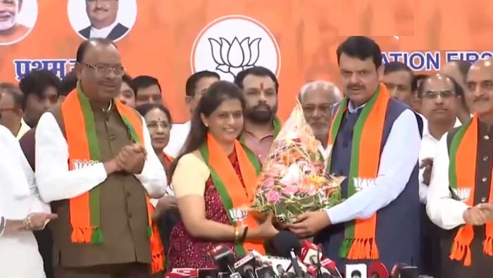 Maharashtra: బీజేపీలో చేరిన కాంగ్రెస్ నేత శివరాజ్ పాటిల్ కోడలు..