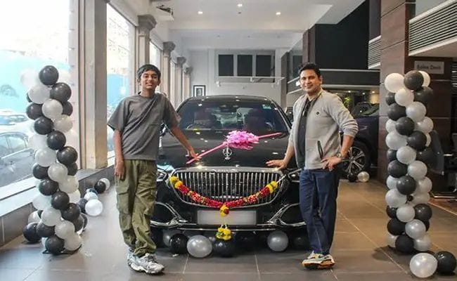 Manoj Muntashir: ఖరీదైన కారును కొనుగోలు చేసిన ‘ఆదిపురుష్’ రైటర్.. ధర ఎంతో తెలుసా?