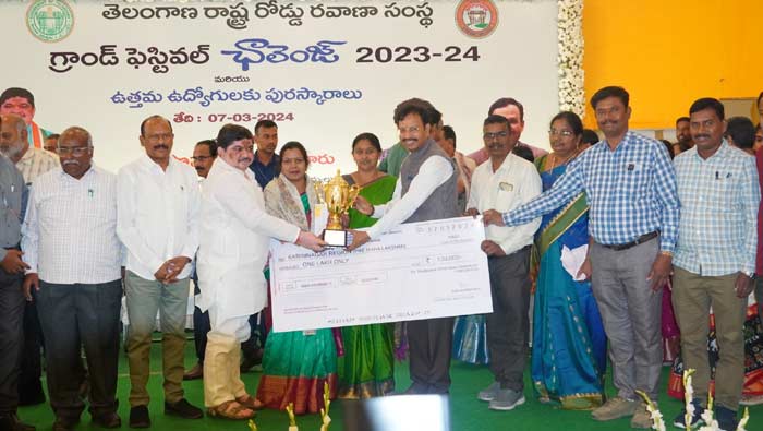 Ponnam Prabhakar : ఆర్టీసీ సంస్థ, ఆర్టీసీ ఉద్యోగులు రాష్ట్రానికి పునాది