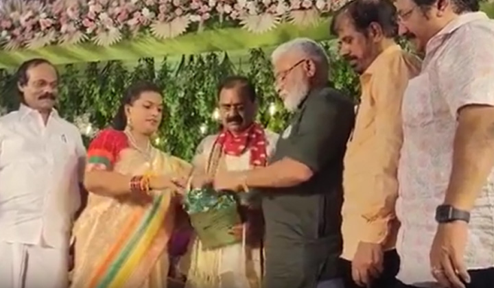 Roja: ‘రంగుల ప్రపంచం నుంచి రాజకీయాల్లోకి’.. పుస్తకంగా రోజా ప్రస్థానం!