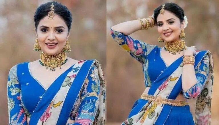 Sreemukhi : ట్రెడిషనల్ లుక్ లో శ్రీముఖి అందాలు అదరహో.. అది చేయమంటున్న ఇంటర్ విద్యార్థి…