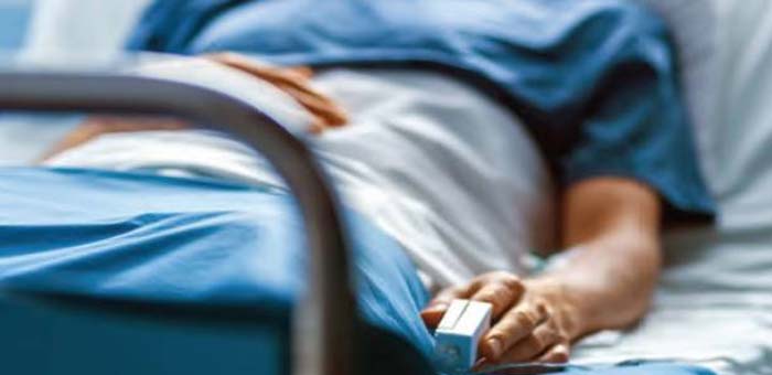 Karnataka: కర్ణాటకలో తల్లితో సహా ఐదుగురు కుమార్తెలు ఆత్మహత్యాయత్నం