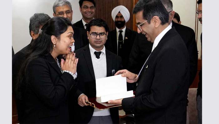 Supreme court: ఓ యువతిపై చీఫ్ జస్టిస్ ప్రశంసలు.. కారణమేంటో తెలుసా!