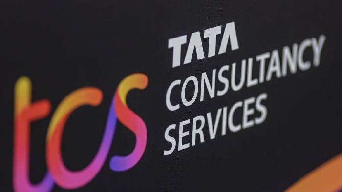 TCS: టీసీఎస్ ఉద్యోగులకు గుడ్‌న్యూస్.. పెరుగనున్న జీతాలు..