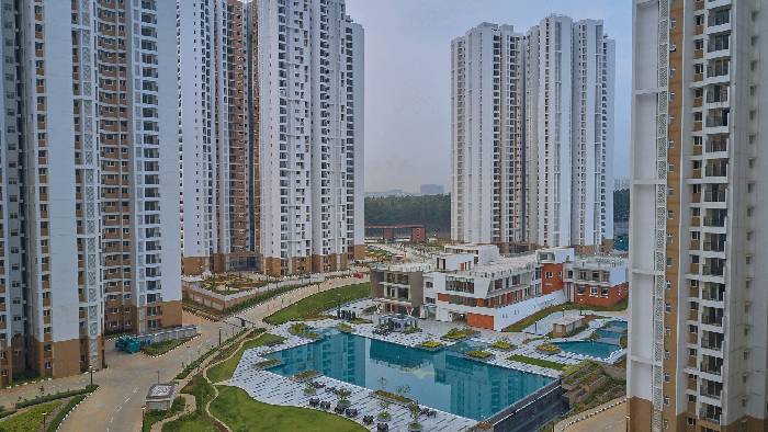 Bengaluru water crisis: “వాష్‌రూమ్‌ల కోసం షాపింగ్ మాల్స్‌కి వెళ్తున్నారు”.. బెంగళూర్‌లో తీవ్ర నీటి సంక్షోభం..