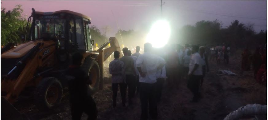 Boy Falls Into Borewell: బోరుబావిలో పడ్డ రెండేళ్ల బాలుడు.. కొనసాగుతున్న రెస్క్యూ ఆపరేషన్..​!