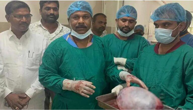 Docter MLA: మహిళ కడుపులోని 10 కిలోల కణితిని తొలగించిన ఎమ్మెల్యే డాక్టర్..!