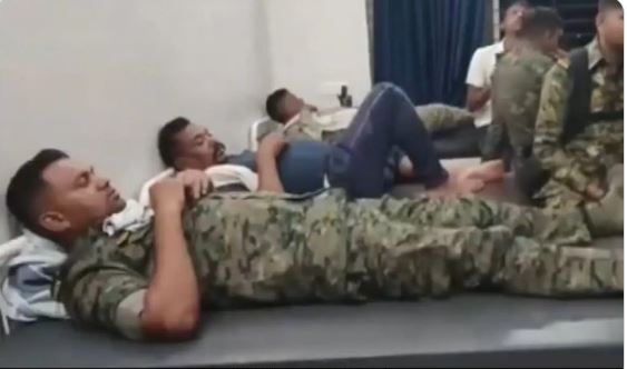 Soldiers Bus Accident: కారును ఢీకొట్టిన సైనికులు ప్రయాణిస్తున్న బస్సు.. ముగ్గురు మృతి, 26 మందికి గాయాలు..!