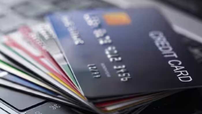 Credit Cards: అన్నింటికీ క్రెడిట్ కార్డు వాడేస్తున్నారా..? కొత్త రూల్స్‌తో జాగ్రత్త..