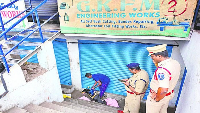 Hyderabad Crime: కామాంధుల ఘాతుకం.. మహిళపై ఇద్దరు అత్యాచారం, తీవ్ర రక్తస్రావంతో మృతి