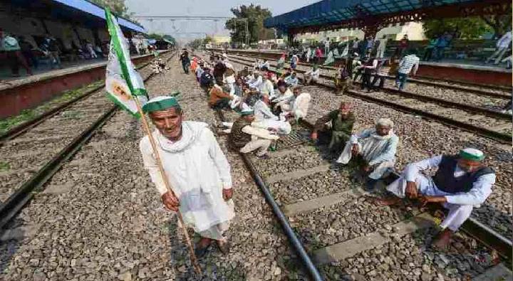 Farmers Protest : రైల్ రోకోకు రైతుల పిలుపు.. సహచరులను విడుదల చేయాలని డిమాండ్