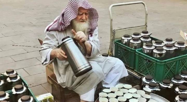 Shaykh Ismail : 40 ఏళ్లుగా హజ్ యాత్రికులకు ఉచితంగా టీ, కాఫీలు అందిస్తున్న ఇస్మాయిల్ కన్నుమూత